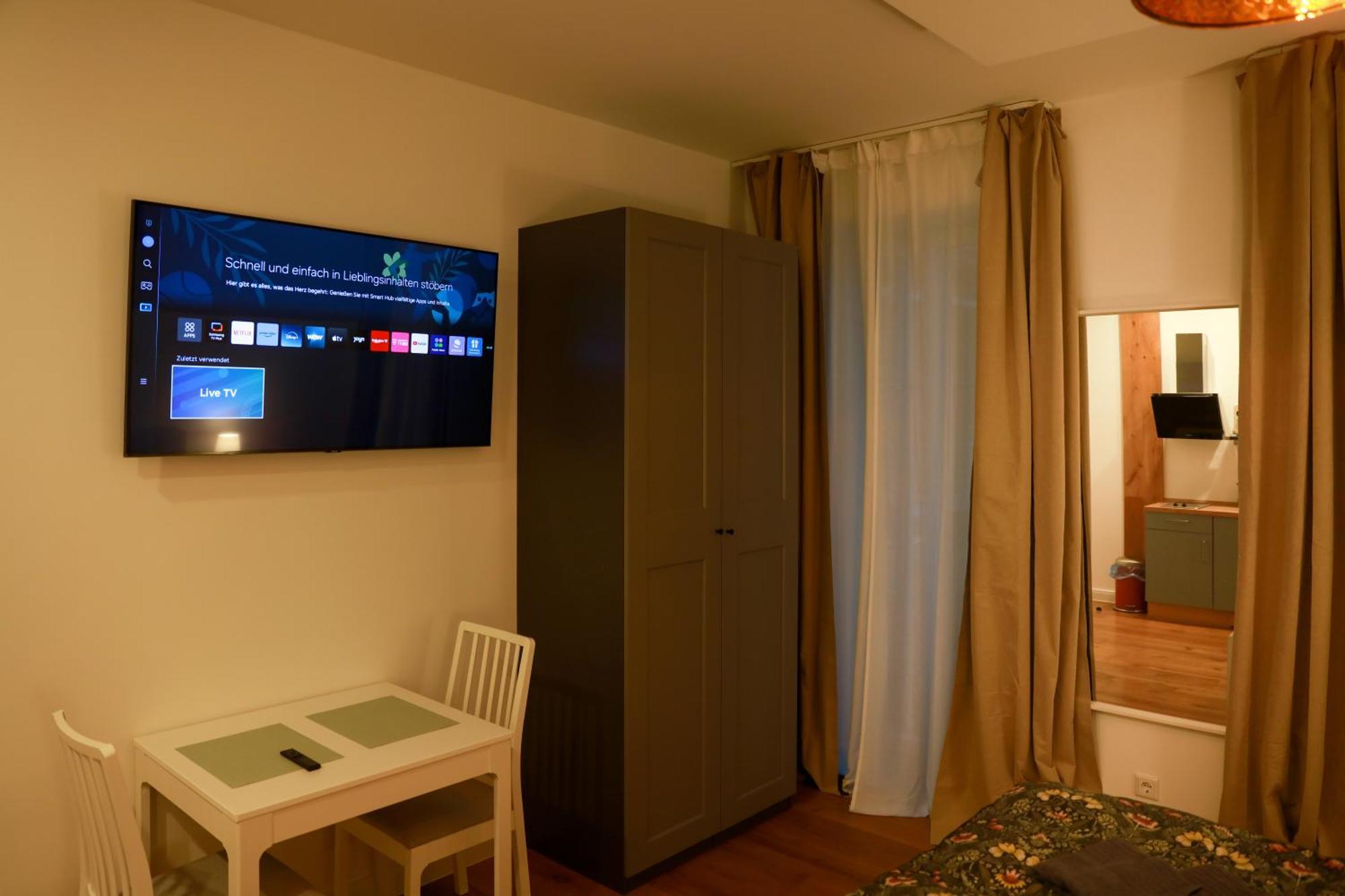 Boutique Hotel Pension Luisengruen Kueche 1Gbs Wlan Netflix Disney Magentatv Chemnitz Eksteriør bilde