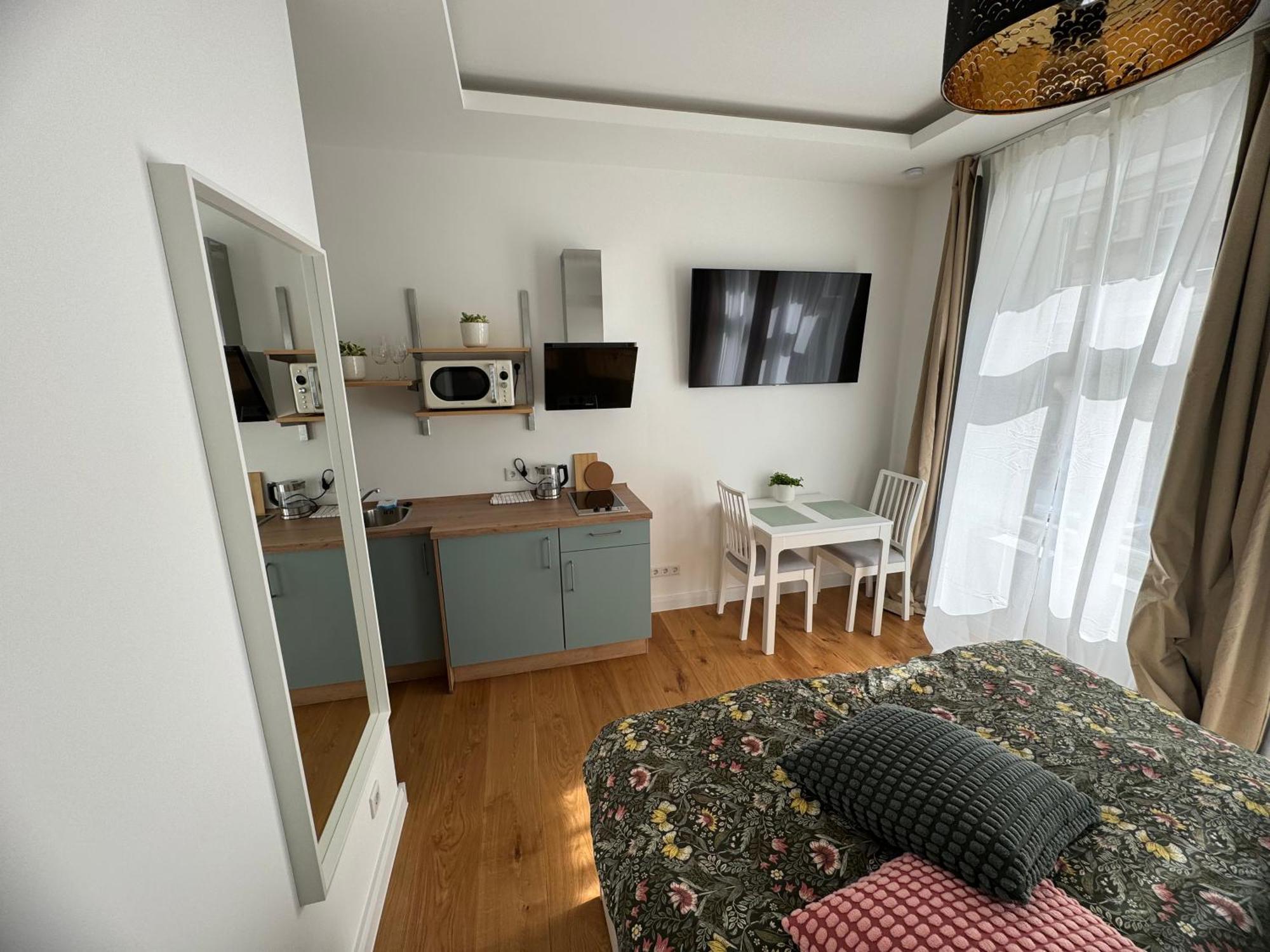 Boutique Hotel Pension Luisengruen Kueche 1Gbs Wlan Netflix Disney Magentatv Chemnitz Eksteriør bilde